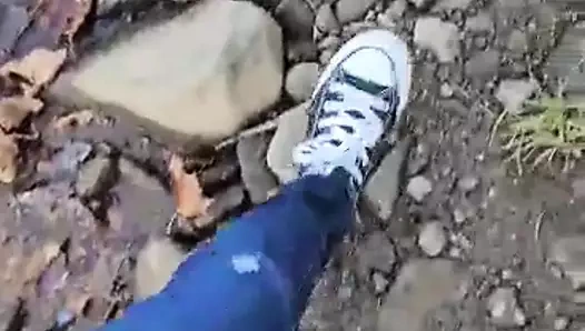 Benim converse sikini sert sikiyor