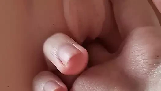 Gerçek hayatta beni görüyor musun, canım? DM...