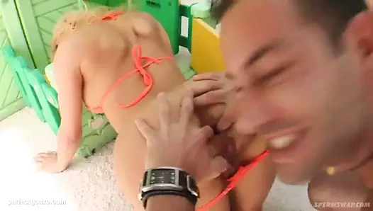 Megane ve cecilia vega hardcore sonra boşalmak bir yük paylaşıyor