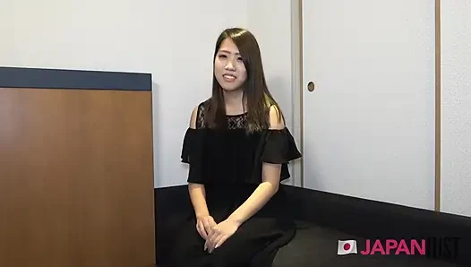 Minyon küçük memeli Asyalı sert seks ve dölleme