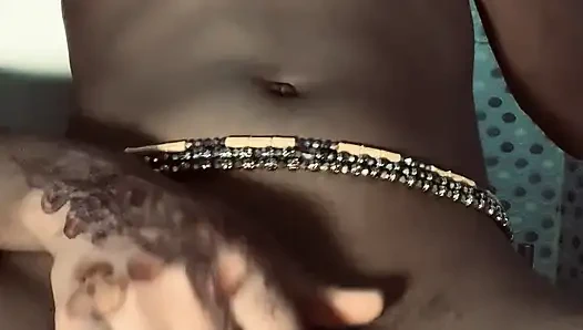 Ateşli zenci hatun browngurl234 banyoda tek başına anın tadını çıkarıyor