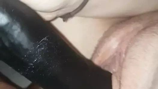 Elle ce masturbe avec sont gode fetish part 1