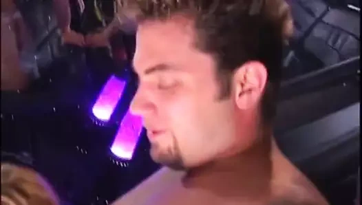 parti otobüsü üçlü