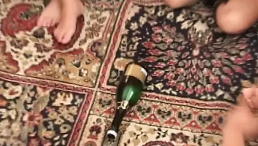 Biseksüel grup seks - iki erkek bir kadın üçlü grup seks sert sikişiyor