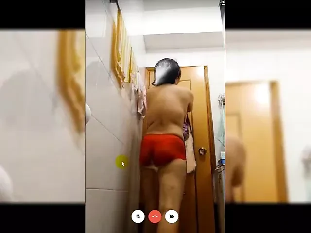 Indonesian Maid In Hong Kong Masturbate in Bathroom