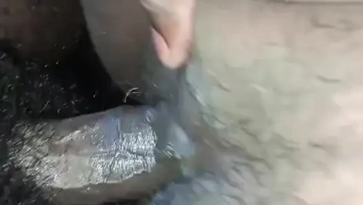 Komşu teyzenin amını yalıyor ve sikiyor