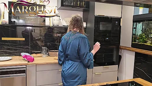 Sabah kahvaltıda üçlü Eşim ve sevgilim masadaki vajinamı sikip