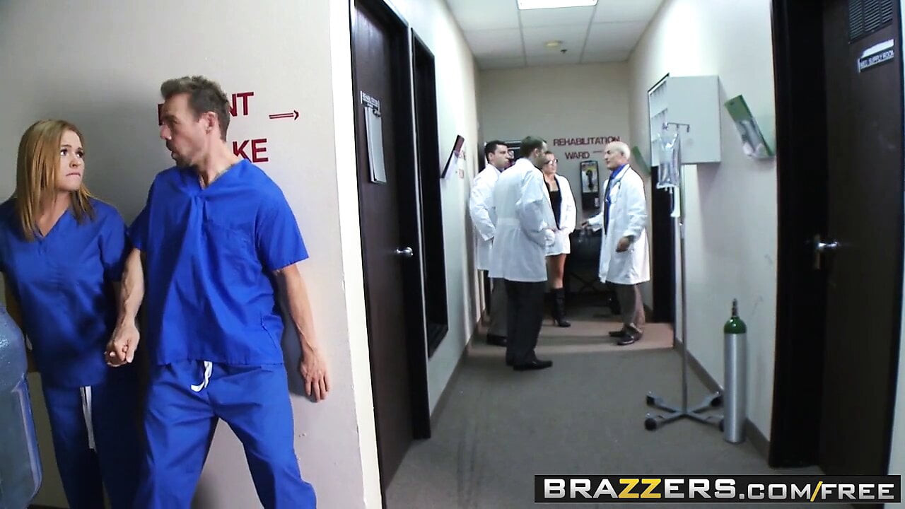 Brazzers - doktor maceraları - oynadığı yaramaz hemşireler sahnesi