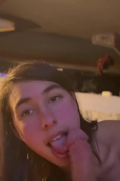 Сперма на мою еду! Обожаю суши