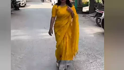 Indian hot figure young sister-in-law's bath!!   Sister-in-law's figure is very beautiful !! Secretly made video of desi village girl watching and masterbeing