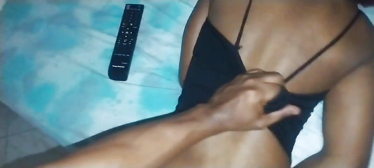 Baba geç oldu! Dur durak yok!! Seksi zenci üvey kızın içine büyük zenci yarağı boşalıyor