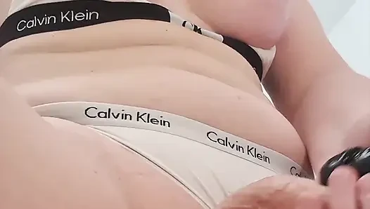 Trans üvey kız kardeş rol yapma teaser ile gizli donma deneyimi