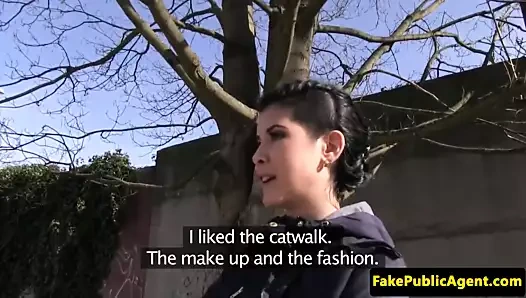 Pickedup euro bebeğim merdivenlerde doggystyled