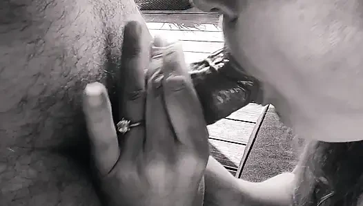 Güzel kız yarak emiyor