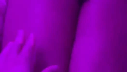 Karısı alay konusu oluyor.