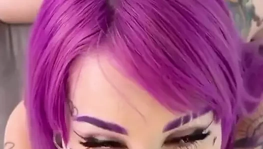 Bu kaltak aklını emiyor