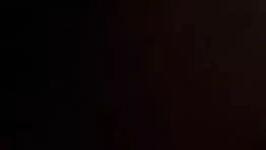 Bayan nicole pis koyarak iş