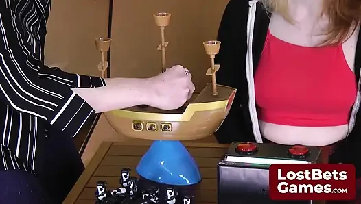 Striptiz korsan penguenleri oyun deneyimi hoş değil