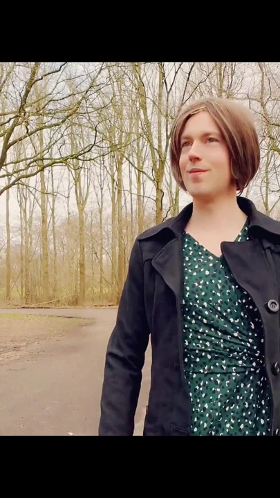 Эпический момент из "Annemieke с публичным писсингом в парке"