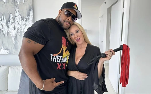 Yetişkin Wendy Raine ve büyük tre asherclan bigtre Wendyraine ile sadece sohbet ediyor