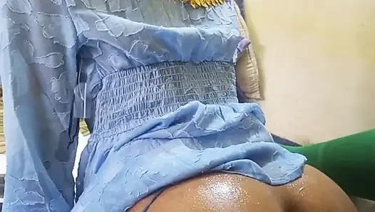 Üvey Kız Kardeşim Amından Çok Anal Seksi Tercih Ediyor, Doğal Kayganlaştırıcıyı Kullanmayı Seviyor