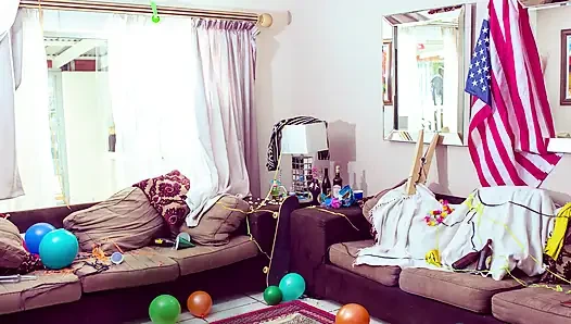 Güneyli üvey anne güzel Lilith ile geri dönüyor