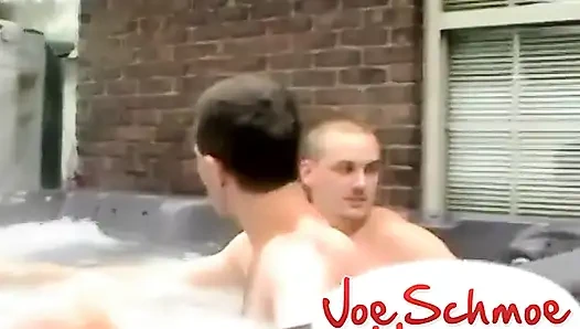 Joe götüne büyük bir yarak alıyor