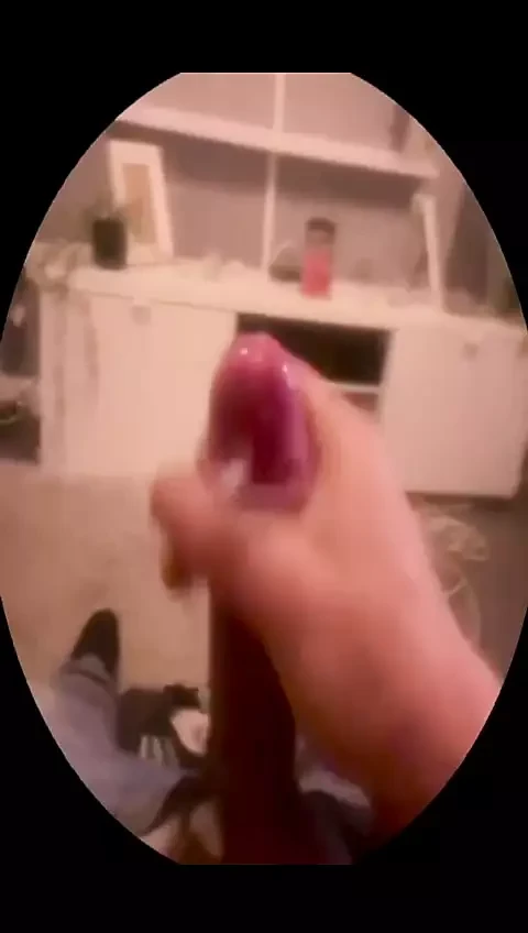 Arsız bir mastürbasyon yapıyor
