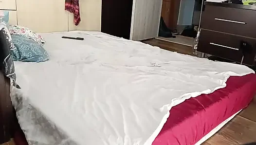 Mature amateur doing yoga, hairy, big ass, big, naked amateur brunette.