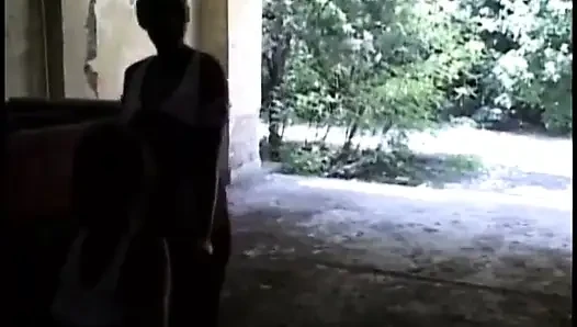 Sarışın için anal seks ve sert yumruk sokma