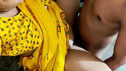 Hintli ev hanımı kocasını sikiyor