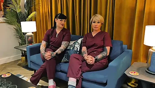 Alternatif terapi kliniği dizisi vibratör, dildo ve yarak açgözlü bir kız için baston kombinasyonu