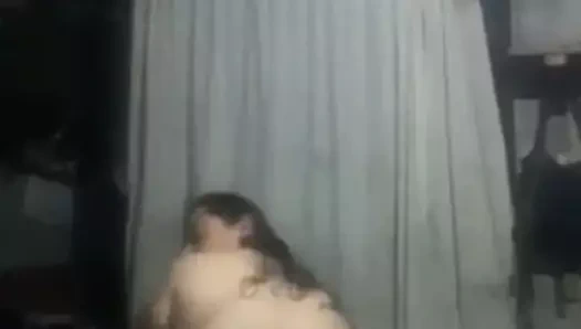 Yesenia çıplak dans 2