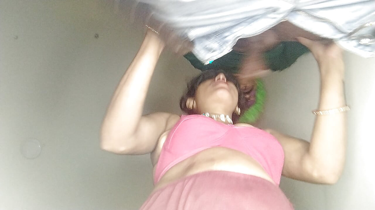 In the darkness of the night, Sister in Law was made to cry by putting in the ass by Brother in Law