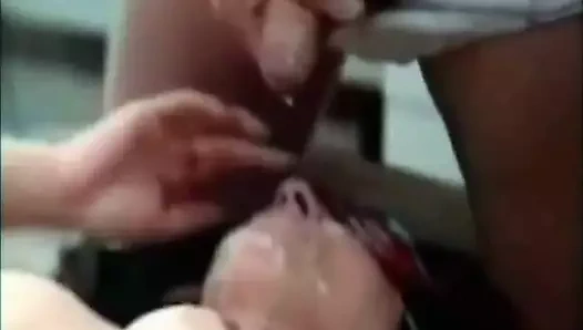 Oğlan Gonzo MILFs yüz