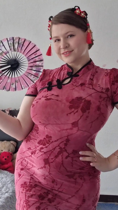 Cherry Flower grwm, cheongsam'da yumuşak ve şehvetli azdırma
