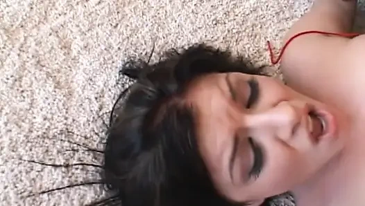 Taryn Thomas'ın ateşli amcığı için sert ve derin seks