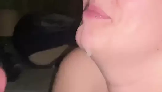 In den Mund gespritzt