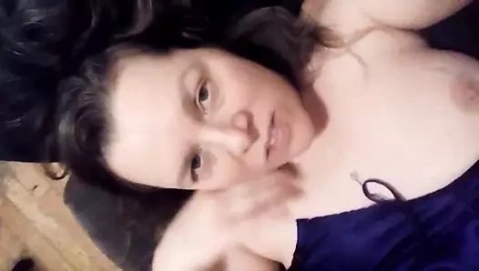 Büyük memeler mükemmel yuvarlak göt