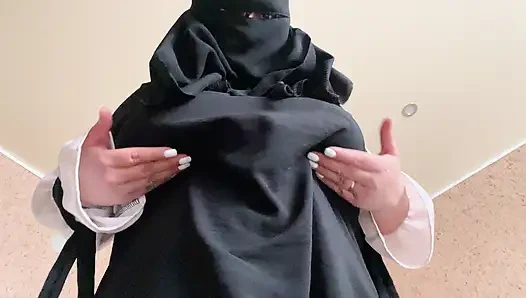 Arap milf ile büyük memeler