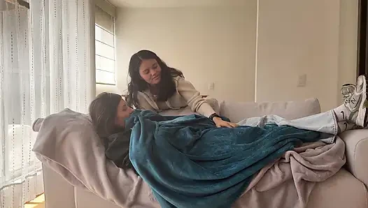 Eşim romantik lezbiyen seksin nasıl yapılacağını hatırlıyor