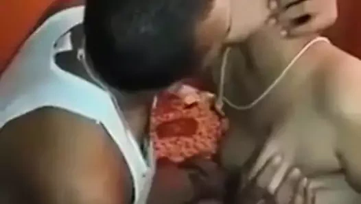 22 ev hanımı ofis arkadaşlarıyla eğleniyor