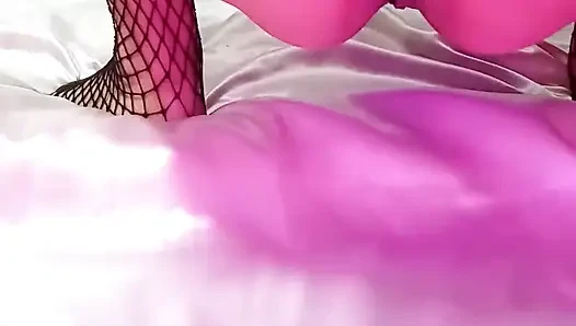 Küçük kaltak çok iyi mastürbasyon yapıyor. Xvideosred'de ikinci bölüm