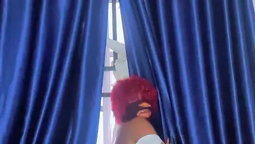 Seksi hamile kadın çığlık atıyor