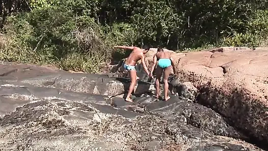 Latin yaraklar ve büyük dalgalar