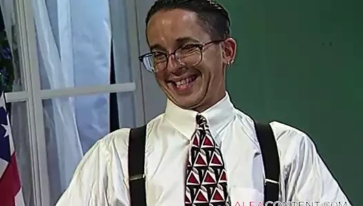 Üç sluts aşk için sikme ve emmek yapay penis