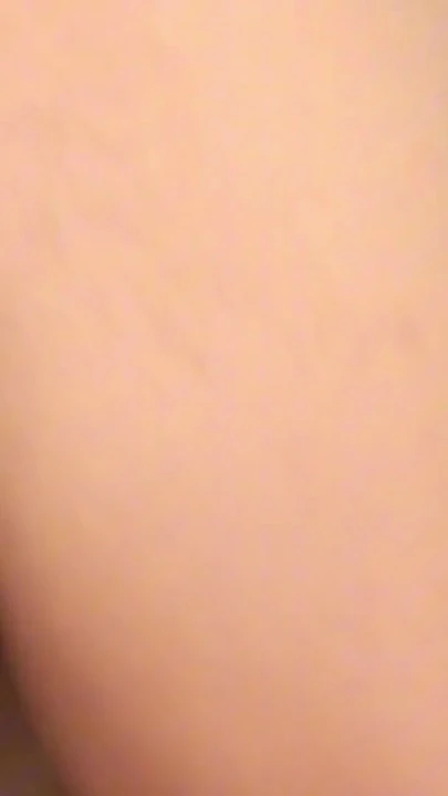 Güzel Kolombiyalı üvey kız kardeşim harika seks yapmak için evime geliyor, benimle seks yapmayı seviyor İspanyolca porno | Klip 1