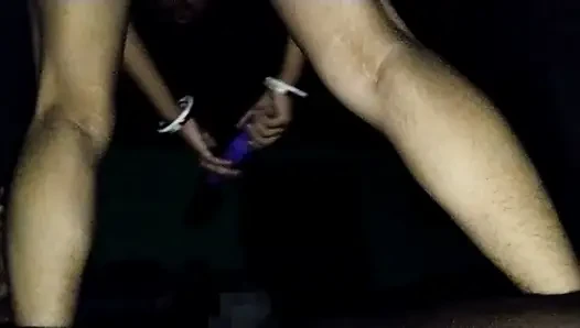 Hintli azgın kız büyük amını tatmin etmek için arkadaşının evine geldi xxx videoları