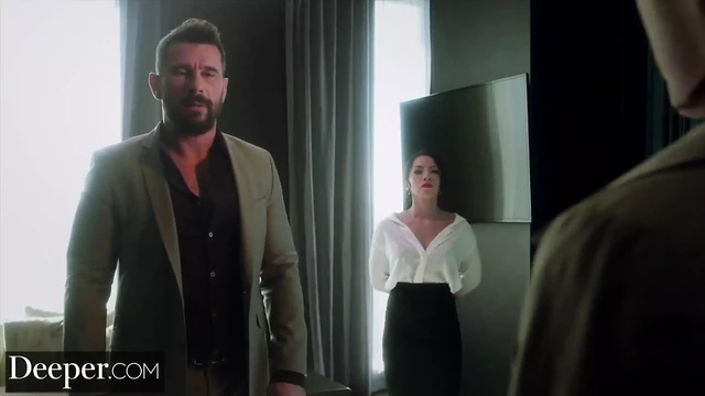 Глубже. Грязная Adriana яростно осушает 8 членов за награду