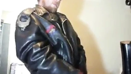 Cleveland'lı David keller dehner botlarına boşalıyor